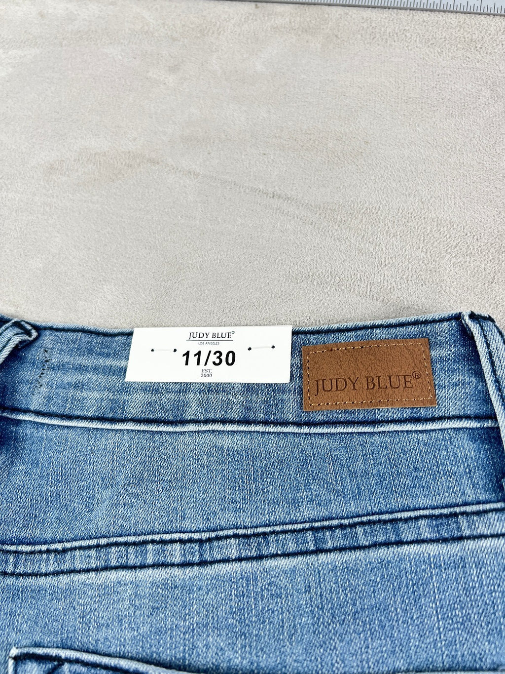 Judy Blue Summer Blues Jeans 11/30 Mid Rise Relaxed Raw Hem Sorbtek NWT