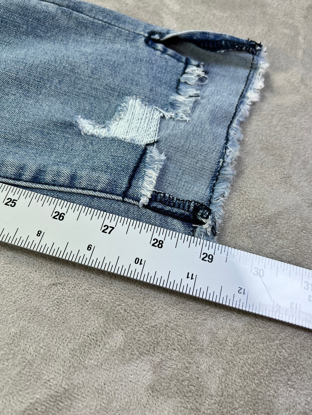 Judy Blue Summer Blues Jeans 11/30 Mid Rise Relaxed Raw Hem Sorbtek NWT