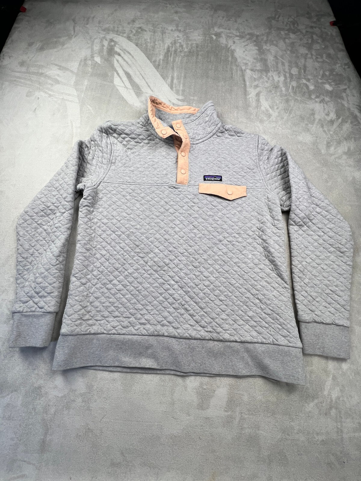 Patagonia Women's Organic Cotton Quilt Gray Peach Large