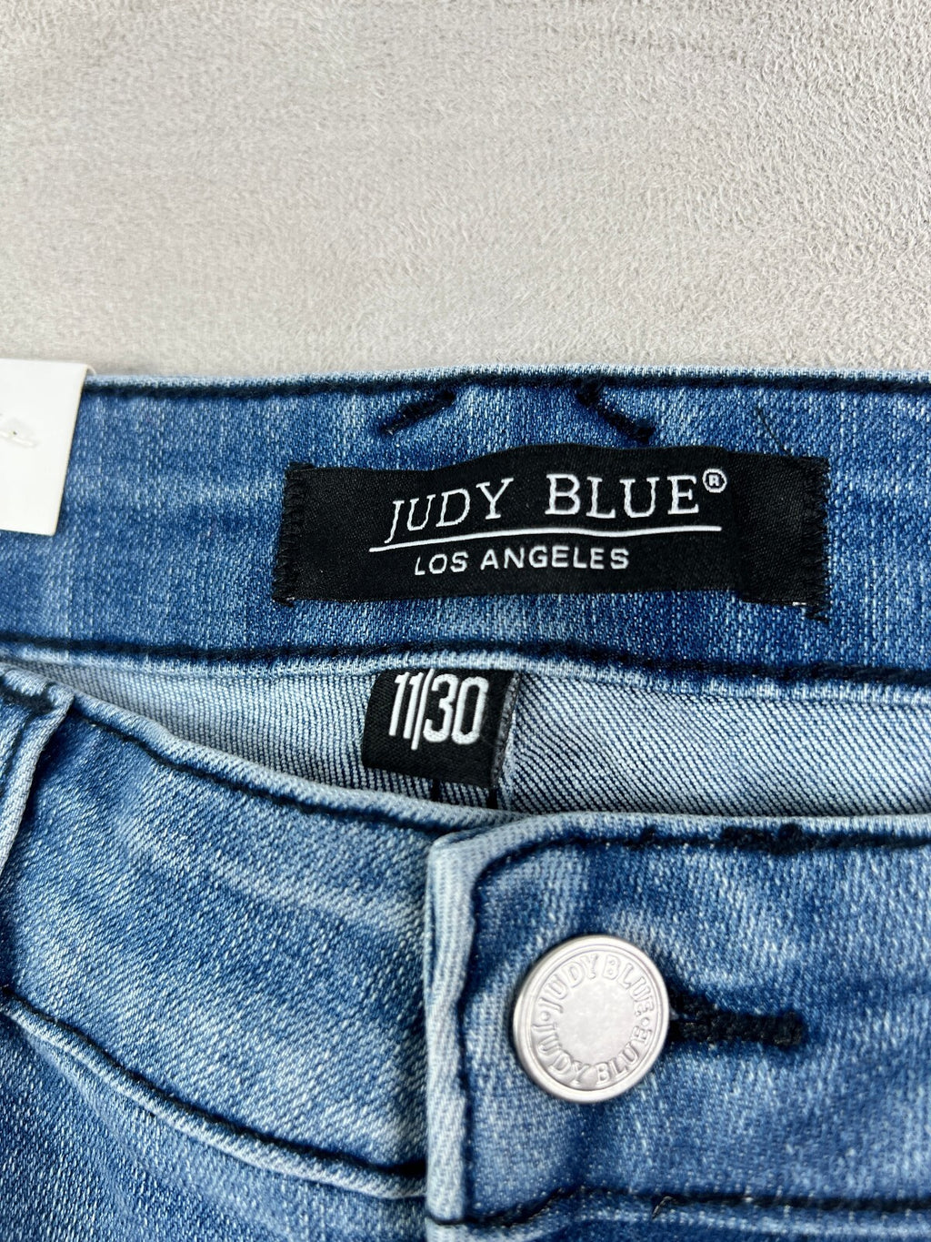Judy Blue Summer Blues Jeans 11/30 Mid Rise Relaxed Raw Hem Sorbtek NWT