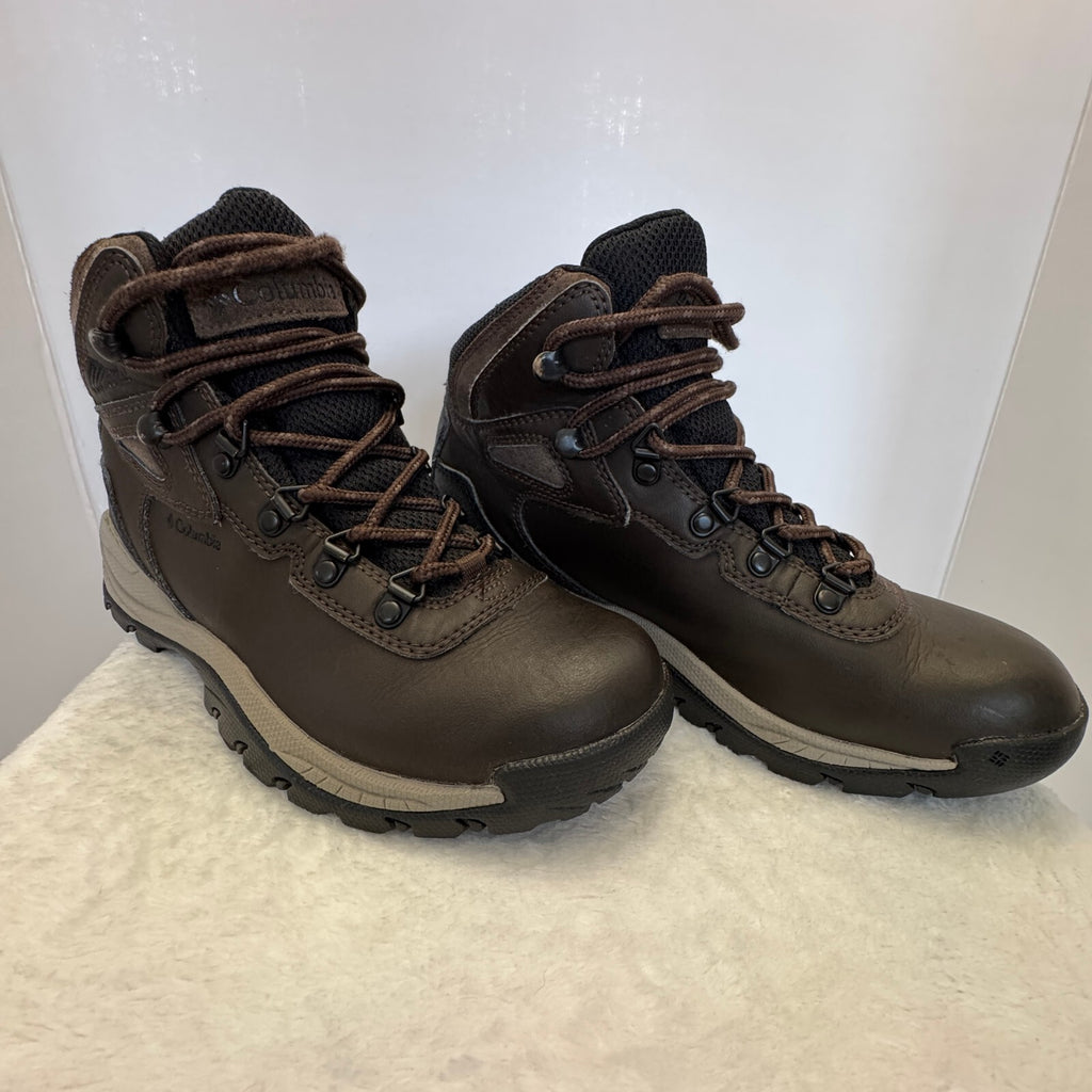 Columbia Newton Ridge Plus Women's 7 Waterproof Leather Hiking Boots Brown Snow