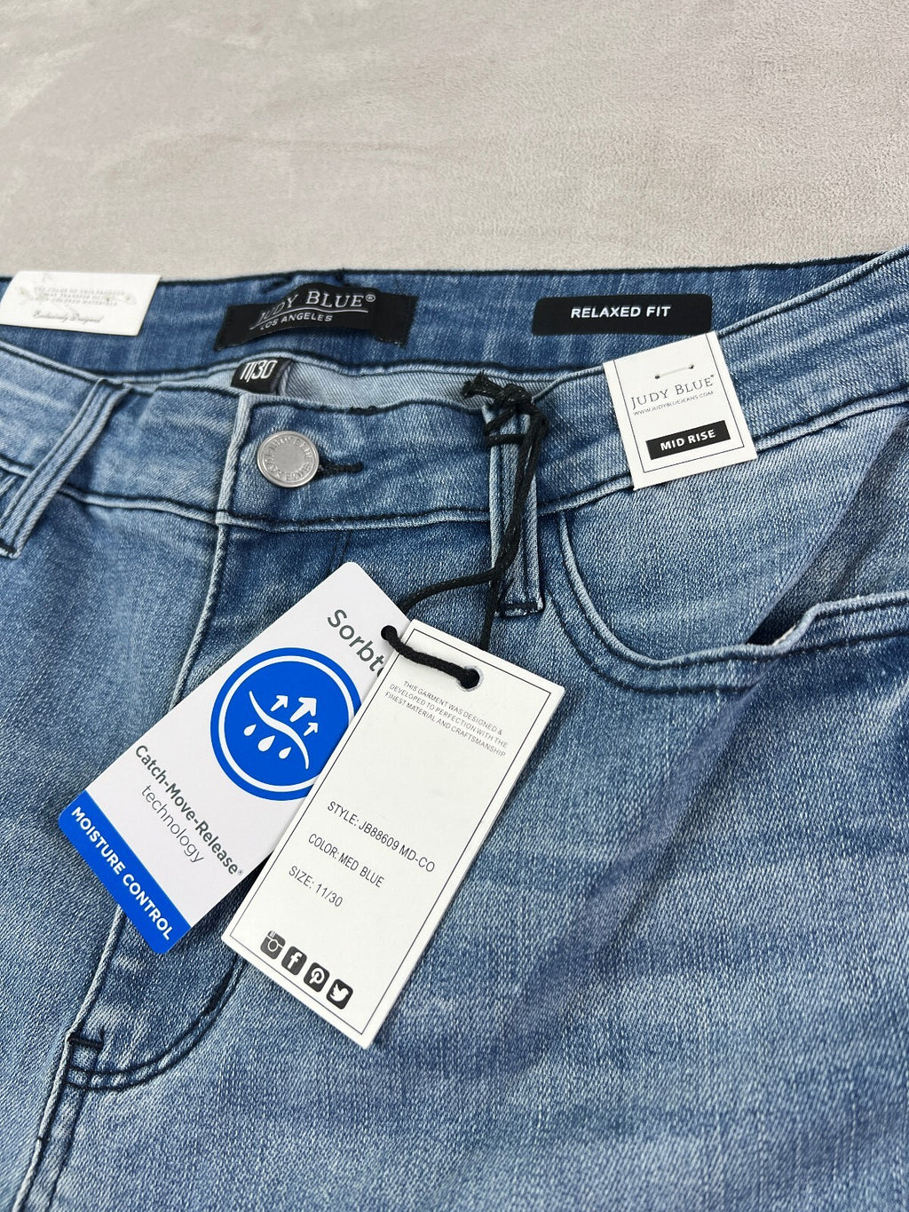 Judy Blue Summer Blues Jeans 11/30 Mid Rise Relaxed Raw Hem Sorbtek NWT