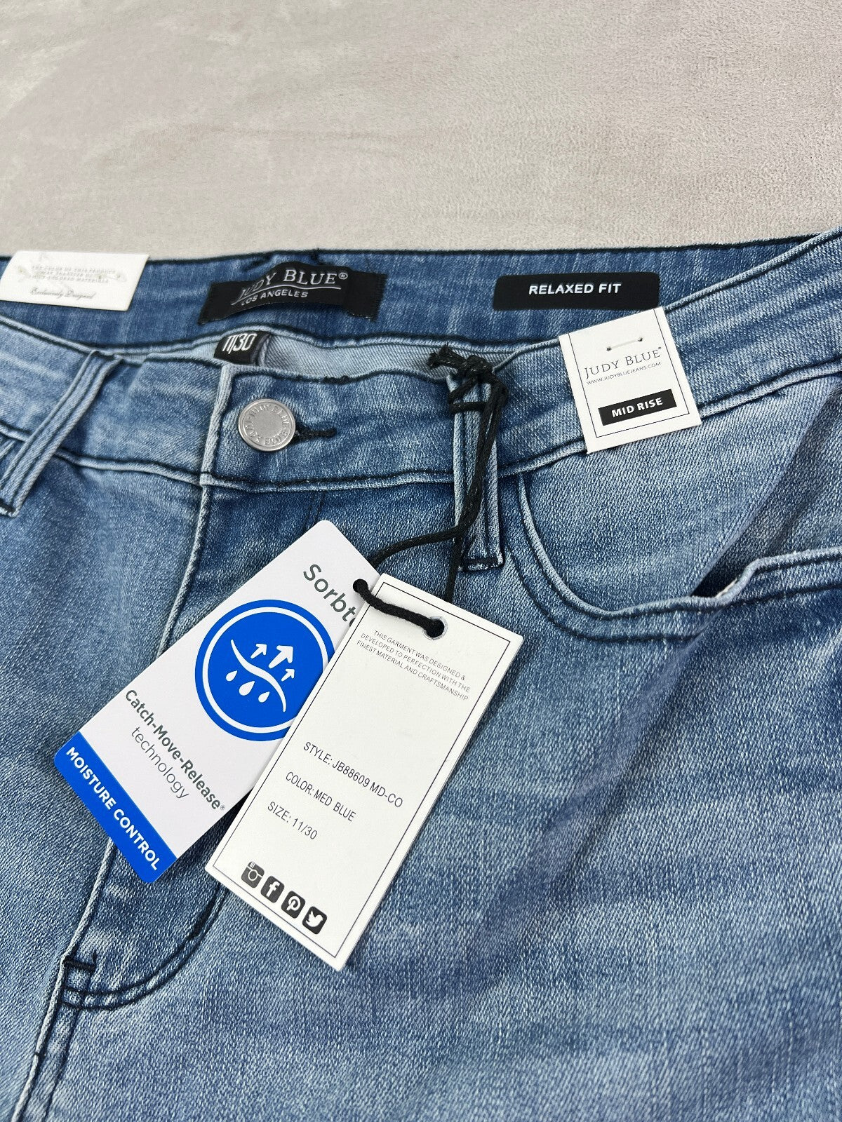 Judy Blue Summer Blues Jeans 11/30 Mid Rise Relaxed Raw Hem Sorbtek NWT