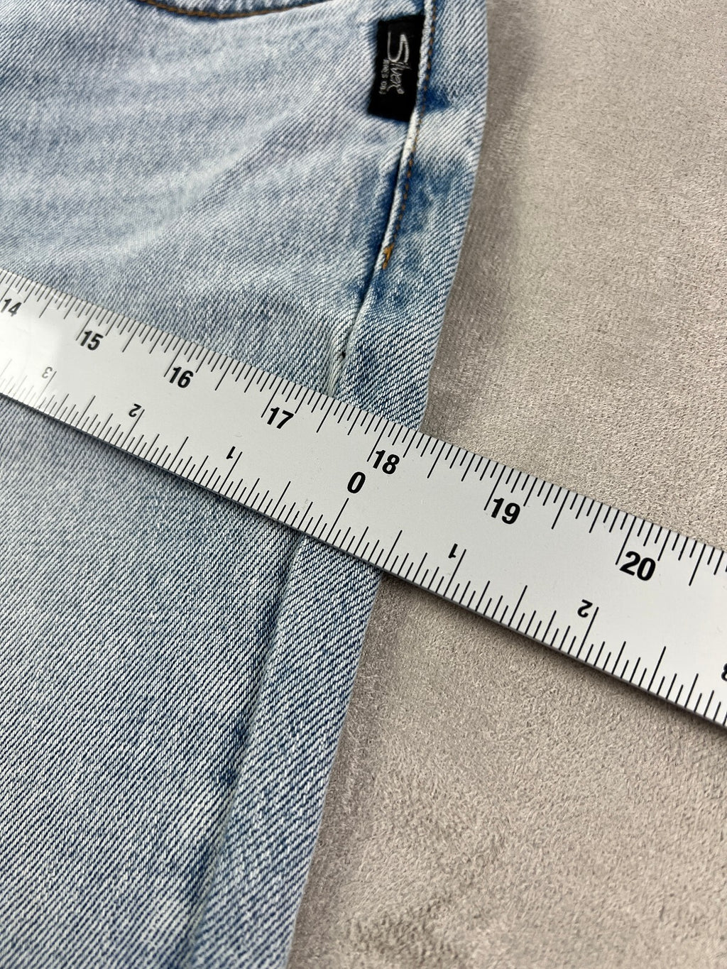 Silver Jeans Highly Desirable High Rise Straight W26 L28 NWT