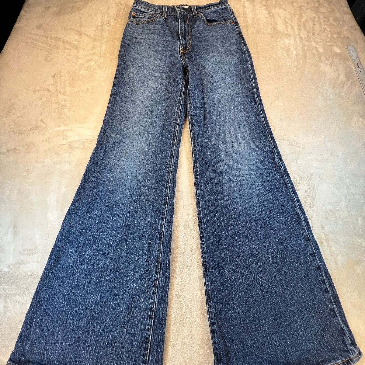 Levi's Premium Ribcage Bell Jeans Women's 27 High Rise Flare Wide Leg