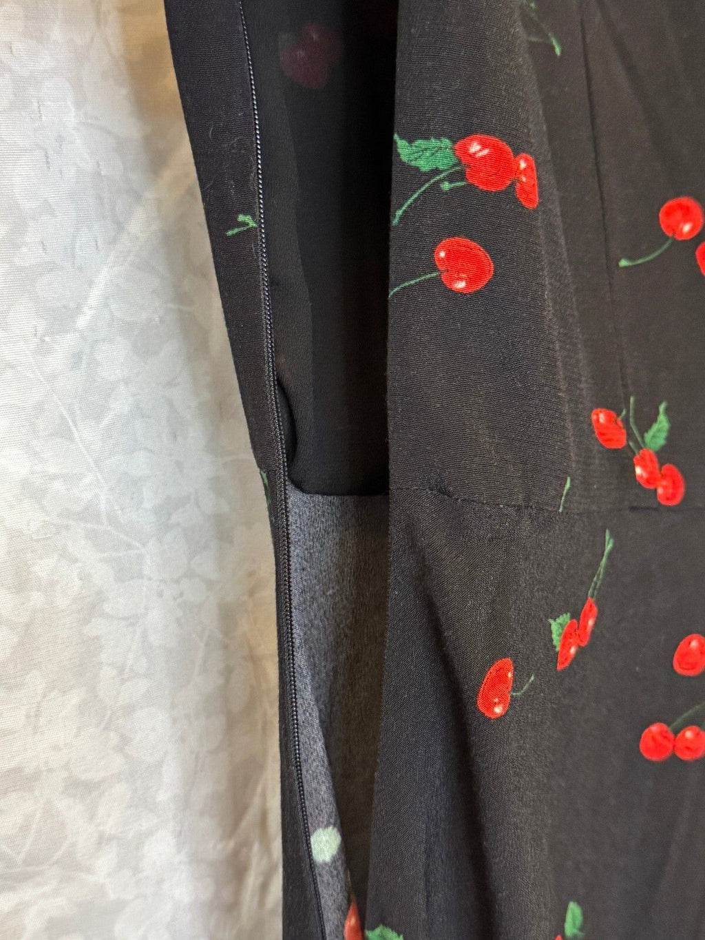 Polo Ralph Lauren Cherry Print Crepe Dress Womens 8 Black Tie Neck Midi