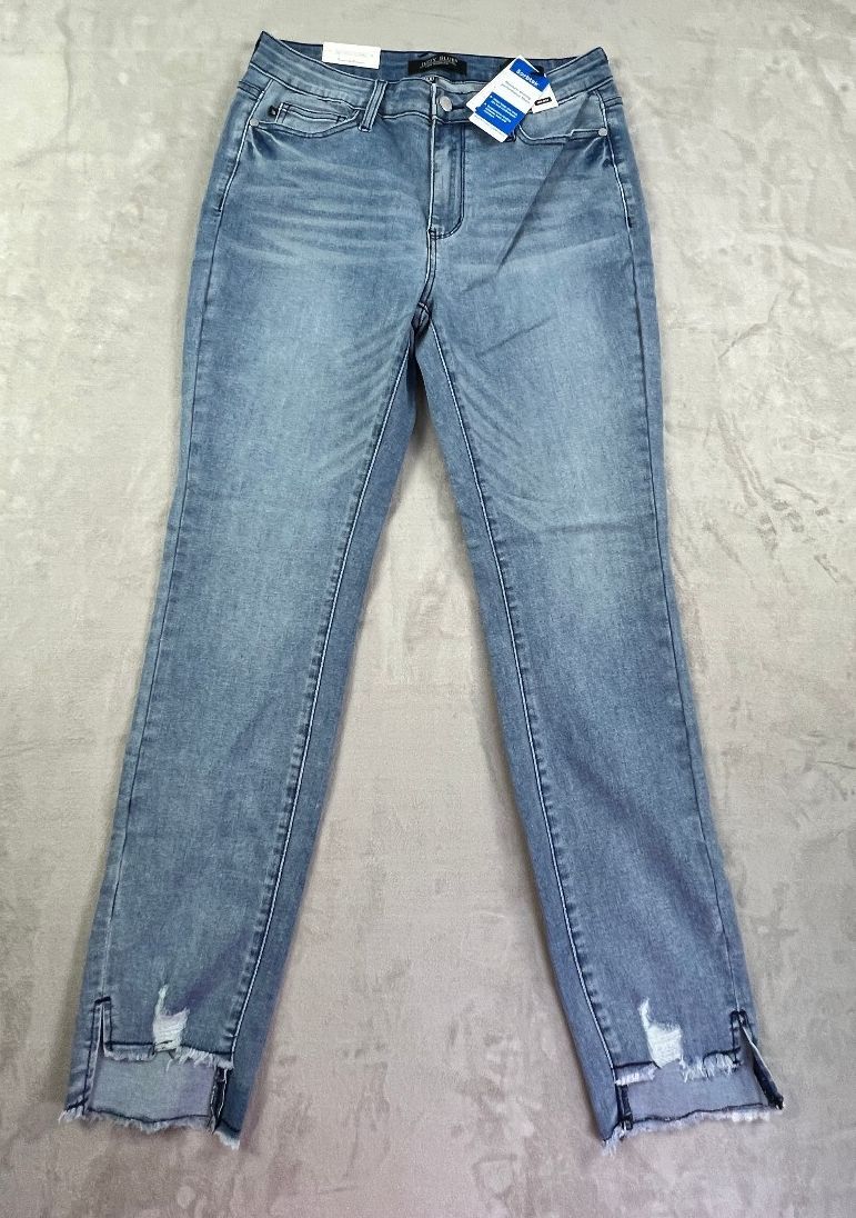 Judy Blue Summer Blues Jeans 11/30 Mid Rise Relaxed Raw Hem Sorbtek NWT