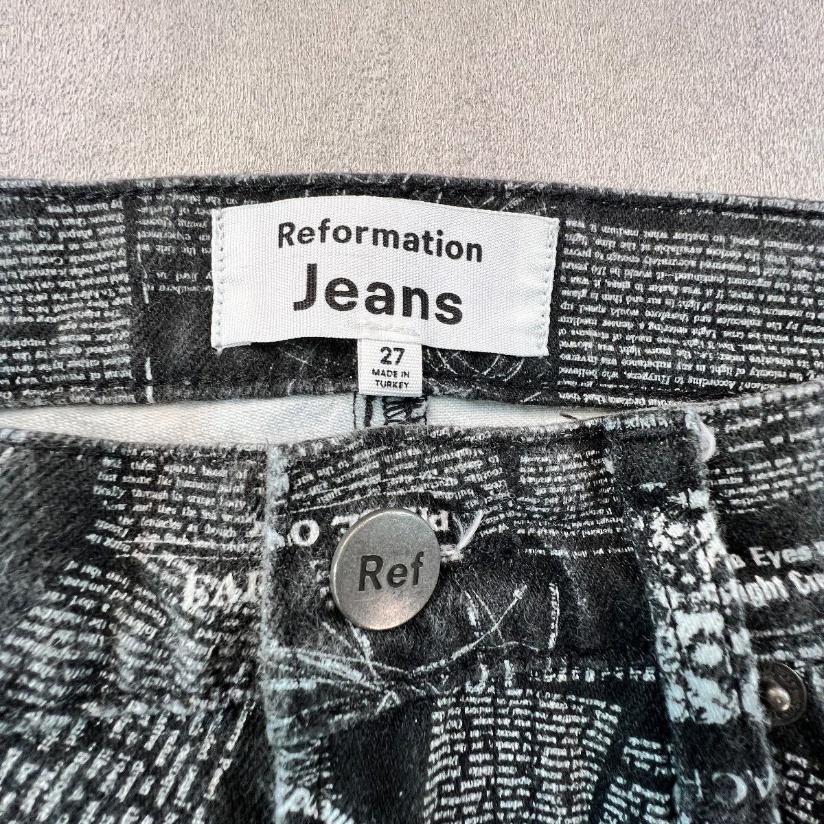 Reformation Peyton Zine Jeans 27 Black Newsprint High Rise Bootcut Graphic Rare
