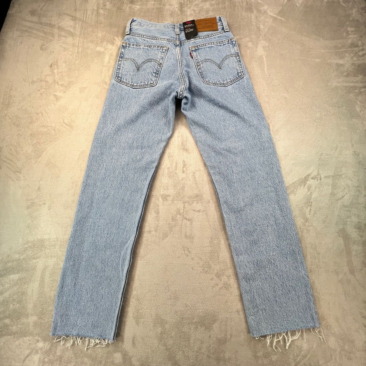 Levi’s Wedgie Straight Jeans Women’s 23 Light Wash High Rise Raw Hem NWT