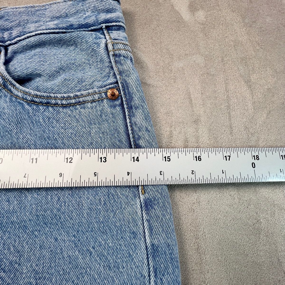 Levi’s Wedgie Straight Jeans Women’s 23 Light Wash High Rise Raw Hem NWT