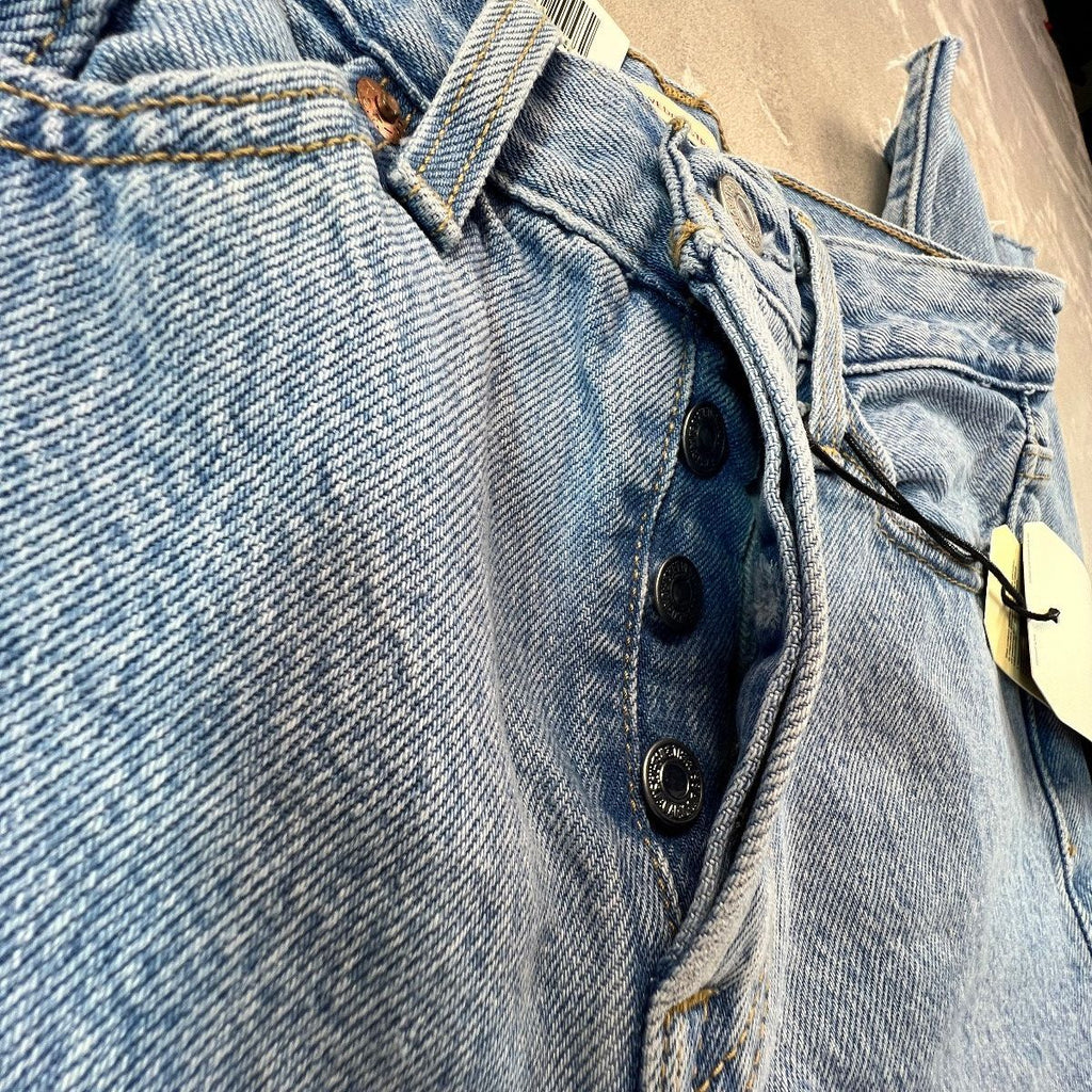 Levi’s Wedgie Straight Jeans Women’s 23 Light Wash High Rise Raw Hem NWT