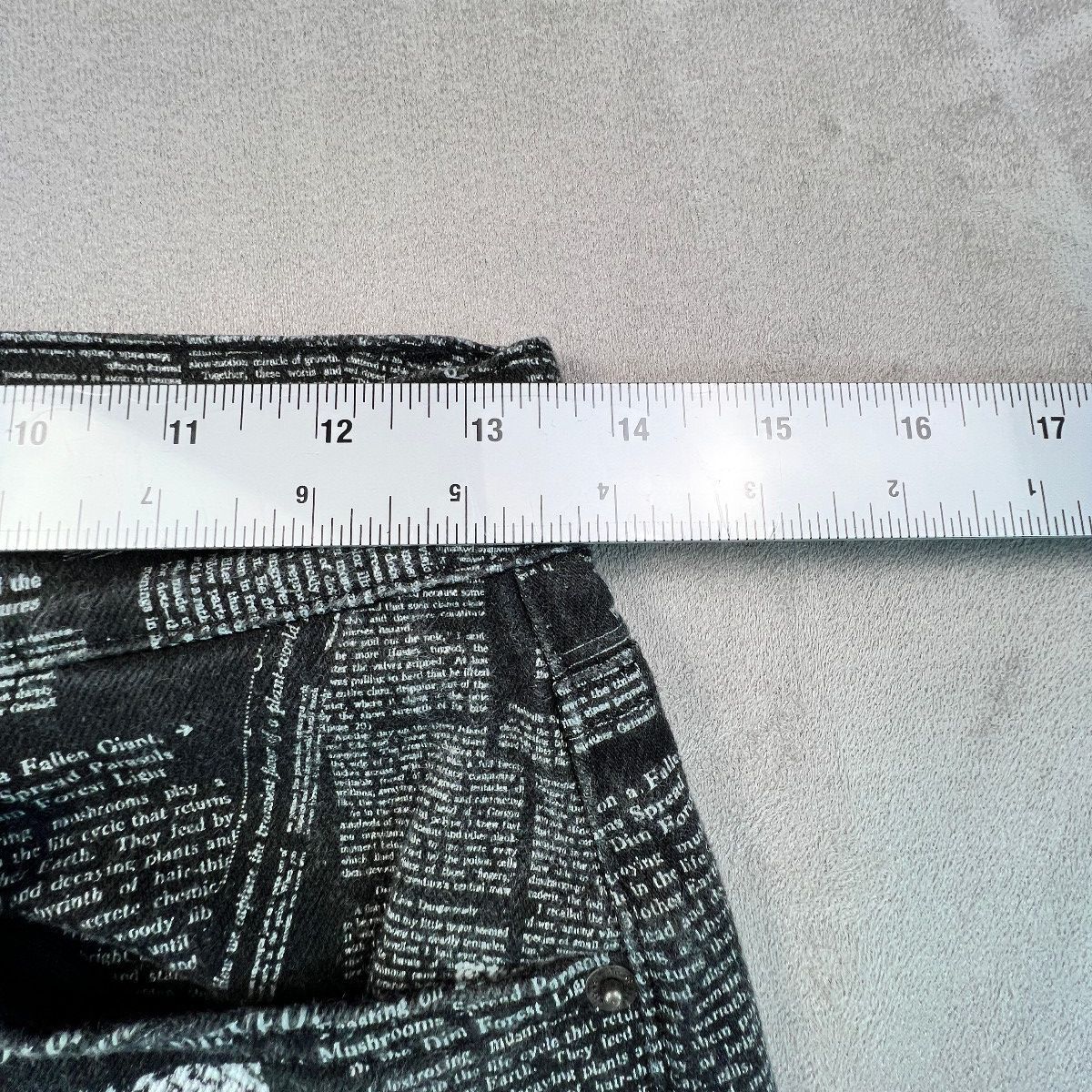 Reformation Peyton Zine Jeans 27 Black Newsprint High Rise Bootcut Graphic Rare